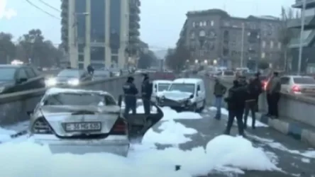 ՏԵՍԱՆՅՈՒԹ. Ավտովթար Վարդանանց փողոցում. մեքենան ամբողջությամբ այրվել է