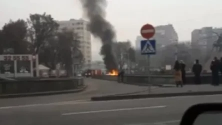 ՏԵՍԱՆՅՈՒԹ. Մեքենա է այրվում Խանջյան փողոցի վրա. ահազանգ