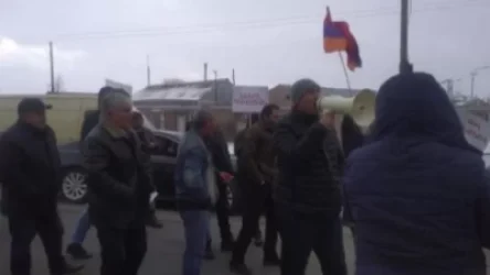 Քաղաքացիները փակել են Վանաձոր-Երեւան ճանապարհը