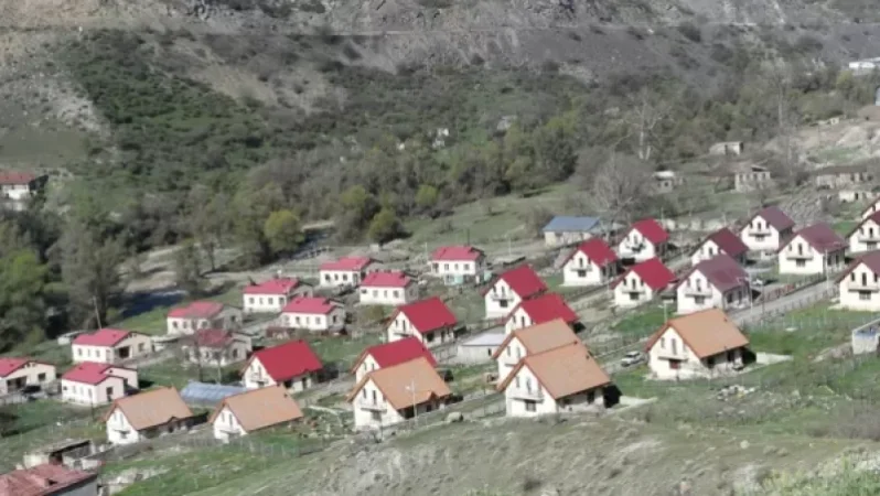 Արցախցիներին հայտնել են` ֆինանսական օգնություն կստանան, եթե բնակավայրը լքելիս Ադրբեջանին թողնվող տները չայրեն. Բաբայան