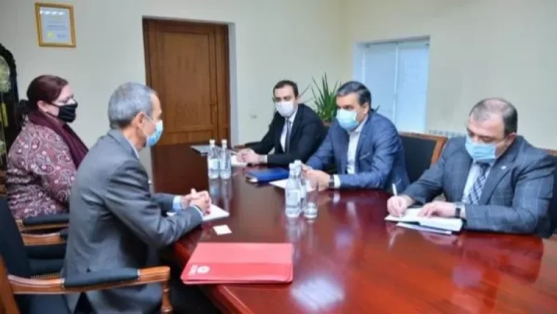 Արման Թաթոյանը հանդիպել է  ԿԽՄԿ-ի պատվիրակության ղեկավարի հետ