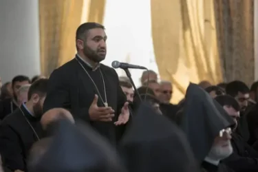 7-8 ժամ իր հետ քննչական որևէ գործողություն չեն իրականացրել․  Տեր Փառեն քահանա Առաքելյան