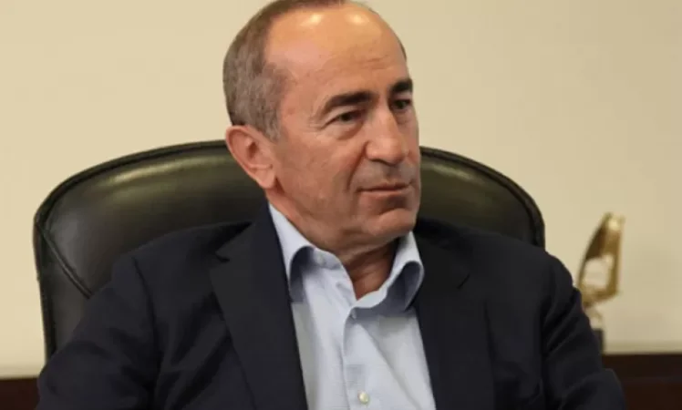 Քոչարյանը դատի է տվել Արամ Մանուկյանին