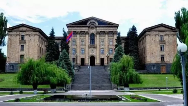 ԱԺ աշխատակազմը չի պարգևատրվել