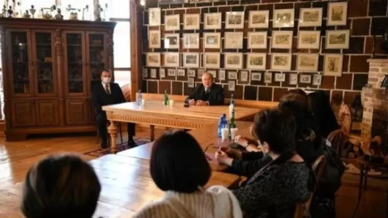 Արմեն Սարգսյանը Գյումրիում հանդիպել է հասարակայնության ներկայացուցիչների հետ