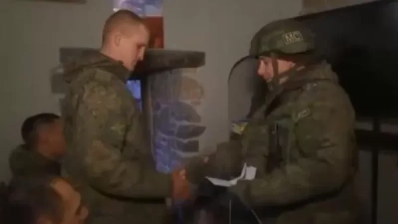 Video: Russian Peacekeepers in Artsakh Receive New Year Gifts from Command