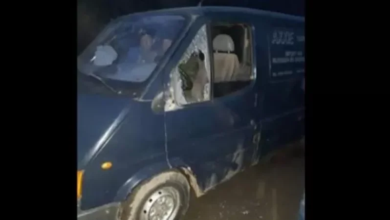 Ադրբեջանցիները Շոշ-Կարմիր Շուկա ճանապարհին վնասել են հայկական պետհամարանիշով մեքենան