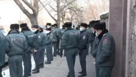 ՏԵՍԱՆՅՈԻԹ. Ոստիկանությունը մեծ թվով ուժեր է կուտակել Ազգային ժողովի շենքի մոտ