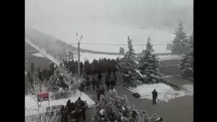 ՏԵՍԱՆՅՈՒԹ. Քաշքշուք է տեղի ունեցել Վազգեն Սարգսյանի անվան ռազմական համալսարանի դիմաց