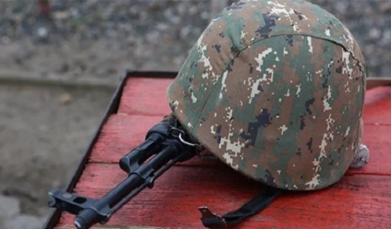 Ո՞վ է հրազենային վիրավորումից մահացած ժամկետային զինծառայողը. մանրամասներ