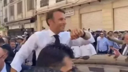 ՏԵՍԱՆՅՈՒԹ.  Մակրոնին Ալժիր կատարած այցի ժամանակ դժվարությամբ են ուղեկցել դեպի ծառայողական մեքենա