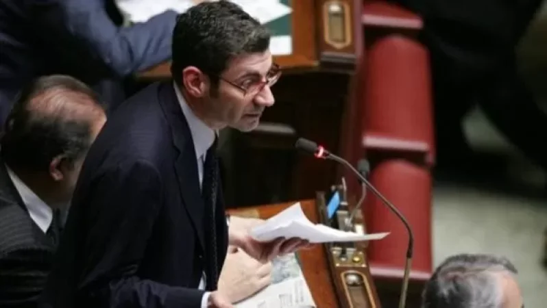 ԵԽԽՎ նախկին պատգամավորն Ադրբեջանից կաշառք վերցնելու համար դատապարտվել է 4 տարի ազատազրկման