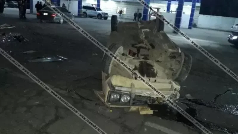 71-ամյա վարորդը 06-ով բախվել է Kia-ին և գլխիվայր շրջվելով, բախվել Mercedes-ին