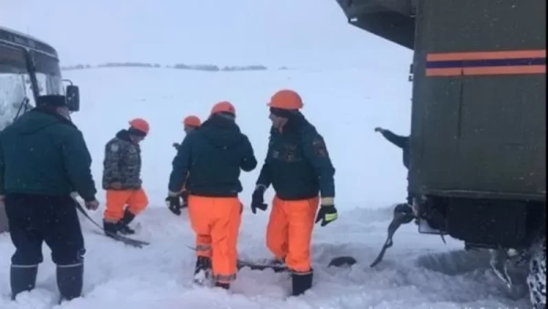 Փրկարարներն արգելափակումից դուրս են բերել 15 ավտոմեքենա