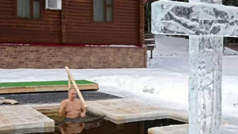 Video: Putin and Lukashenko Dunk Themselves in Ice Water for Christ's Baptism Day