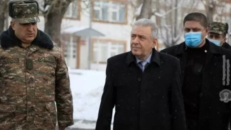 Armenian Defense Minister Visits Specialized Military Unit