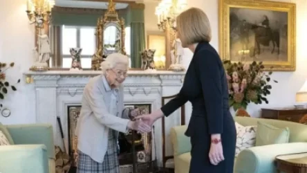 Լիզ Թրասը պաշտոնապես ստանձնեց Միացյալ Թագավորության վարչապետի պաշտոնը