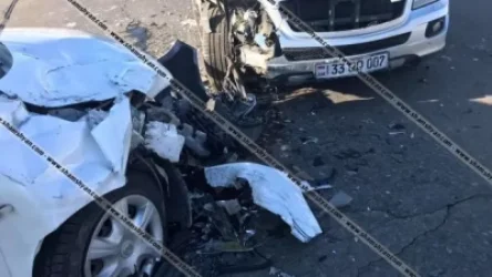 Արմավիրի մարզում բախվել են Mercedes-ն ու Nissan-ը. վարորդները տեղափոխվել են հիվանդանոց