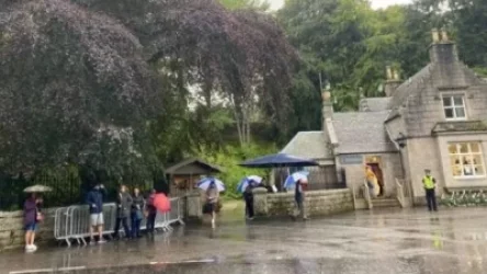 Ինչ է կատարվում Բուքինգեմյան պալատում և Բալմորալ ամրոցում