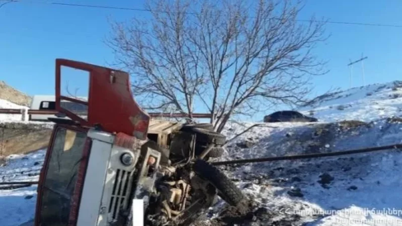 Վայոց ձորի մարզում բախվել են աղով բեռնված «ԿամԱԶ»-ը և «Mercedes»-ը. կա վիրավոր