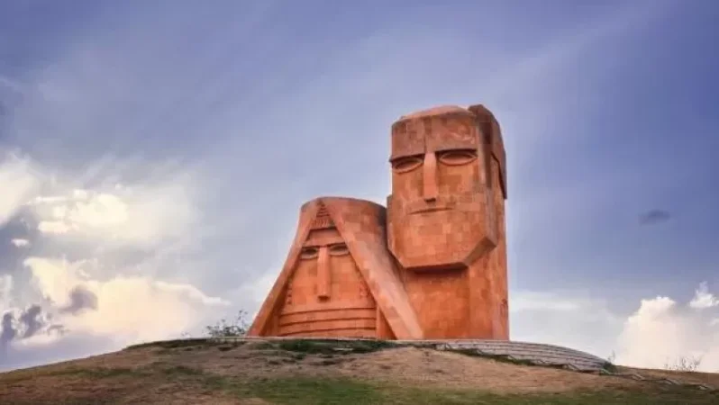 Արցախի կարգավիճակը կարող են լուծել Մոսկվան և Բաքուն ՝ առանց Երևանի մասնակցության. Regnum