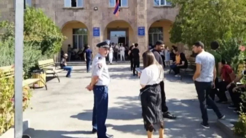 Գործադուլ և հրաժարականի պահանջ Արմավիրում. քոլեջի տնօրենը դատի է տալիս իր հրաժարականը պահանջողներին. News