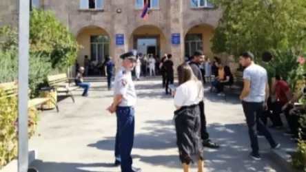 Գործադուլ և հրաժարականի պահանջ Արմավիրում. քոլեջի տնօրենը դատի է տալիս իր հրաժարականը պահանջողներին. News