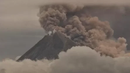 ՏԵՍԱՆՅՈՒԹ. Ինդոնեզիայում սկսվել է ամենաակտիվ հրաբխի ժայթքումը