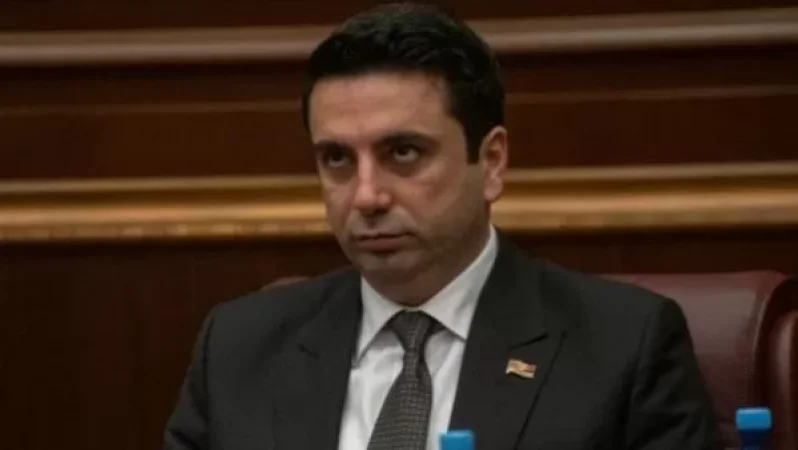 «Թող փորձի». Ալեն Սիմոնյանը՝ Վազգեն Մանուկյանի՝ ապստամբություն անելու հայտարարության մասին