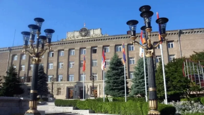 Ինչու էր թշնամին խնայում Արցախի նախագահի նստավայրը. Քոչարյանն իր վարկածը ներկայացրեց