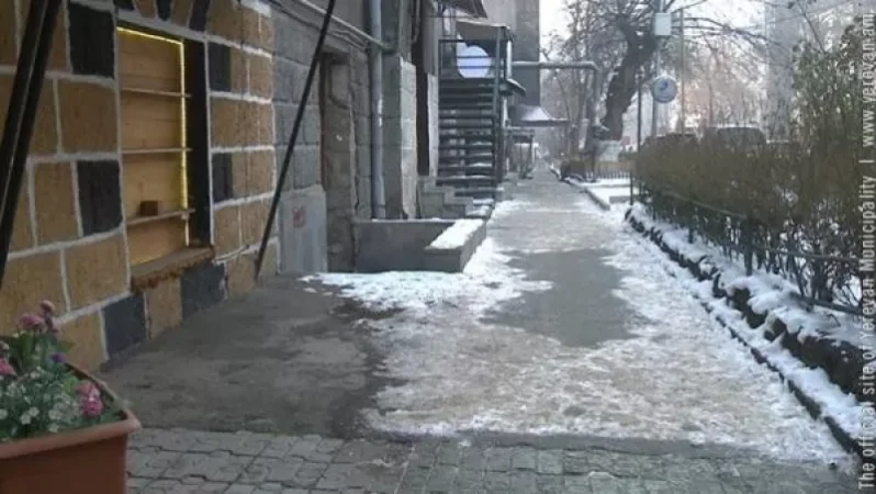 Տնտեսվարողները պարտավոր են իրենց անշարժ գույքի և հարակից տարածքներում մաքրել ձյունը. Երևանի քաղաքապետարան