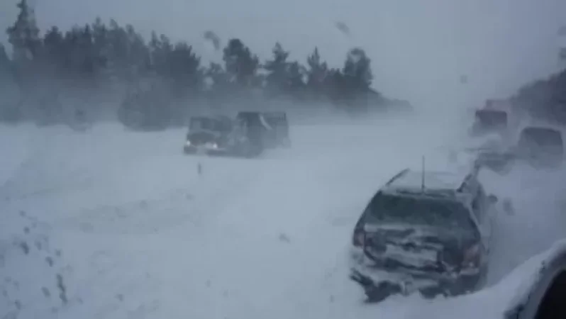 ՀՐԱՏԱՊ. Սյունիքում ուժեղ ձնաբուք է, իրավիճակը սրվելու է ժամը 15։00-16։00-ին. վարորդներ հետ վերադարձեք և սպասեք լրացուցիչ տեղեկությունների