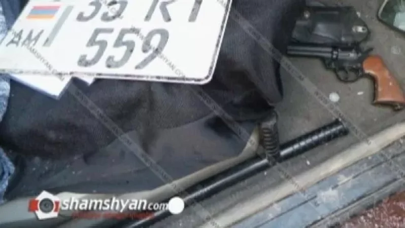 Collision in Abovyan Involves ВАЗ 21010 and Nissan; Gun and Police Baton Found in Nissan