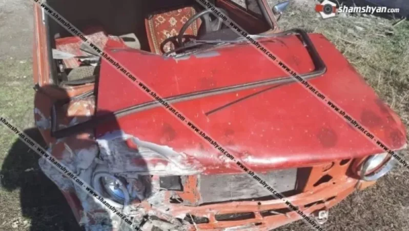 Driver Crashes into Wall Due to Tire Blowout in Lori Province, Injured