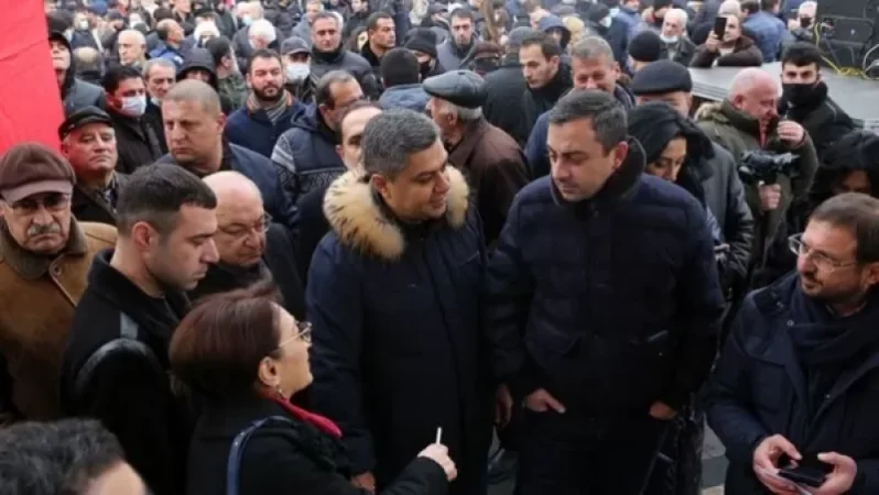 «Իմ քայլի» որոշումը ընդդիմության մեջ եղած տարաձայնությունների վերջը դրեց. «Հրապարակ»