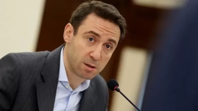 90  ծաղկեպսակ, 1000 մեխակ, ղեկավարների համար 30 աթոռ և ոչ միայն. Երևանի քաղաքապետարանը 2021-ին կծախսի 8 126 210 852 դրամ գումար