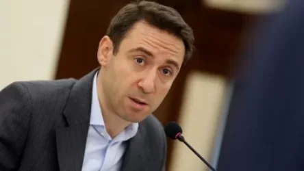 90  ծաղկեպսակ, 1000 մեխակ, ղեկավարների համար 30 աթոռ և ոչ միայն. Երևանի քաղաքապետարանը 2021-ին կծախսի 8 126 210 852 դրամ գումար