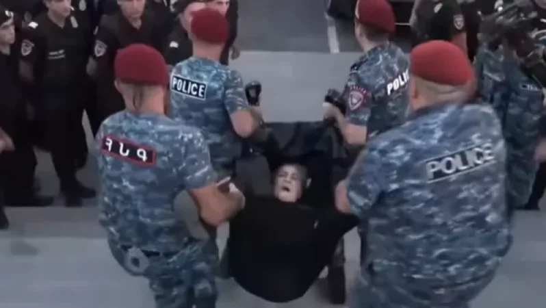 Ոստիկանությունը Եռաբլուրում կատարվածի վերաբերյալ հայտարարություն է տարածել