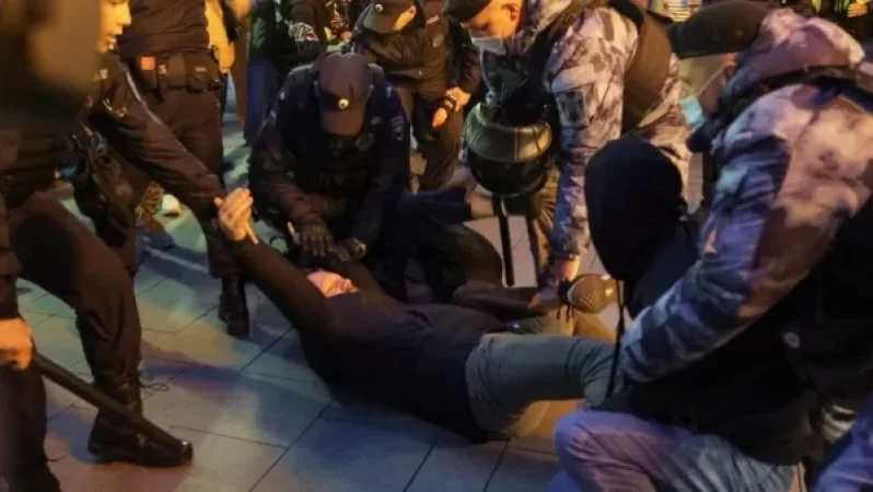 Photos: Spontaneous Protests Against Mobilization in Various Cities of Russia