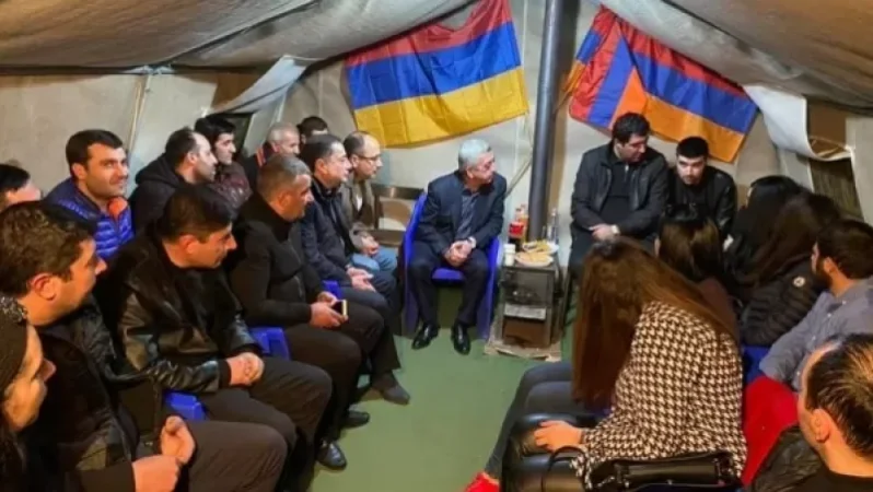 Photo: Serzh Sargsyan Visits the Tent of the Homeland Salvation Movement at Republic Square