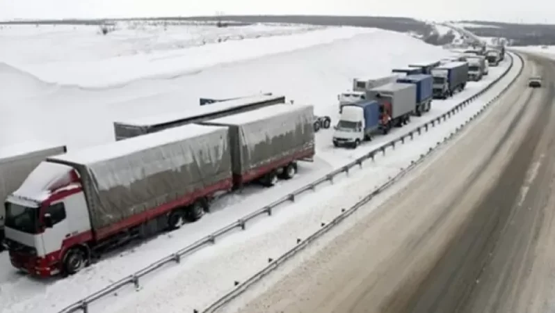 Լարսը փակ է բեռնատարների համար