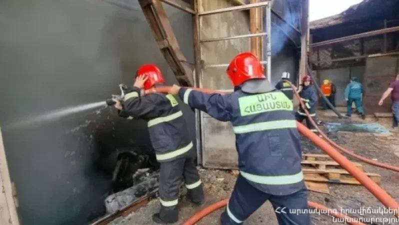 Photos: Reports of First Aid to 10 Citizens from the Fire on Arshakuniats Avenue are Fake