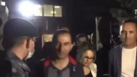 ՏԵՍԱՆՅՈՒԹ. Մեղրիի քաղաքապետ Մխիթար Զաքարյանը դուրս եկավ դատարանի դահլիճից