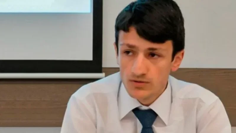 Ալիևն էլ ա 2 քարի արանքում. Էդգար Էլբակյան