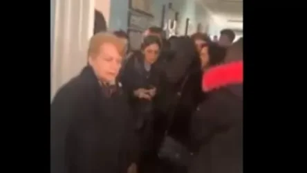 ՏԵՍԱՆՅՈՒԹ. Լարված իրավիճակ. Աբովյանի թիվ 1 դպրոցի աշակերտներին դպրոցից հանում են