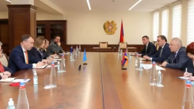 ՊՆ նախարարն ընդունել է ԵՄ հատուկ ներկայացուցչի գլխավորած պատվիրակությանը