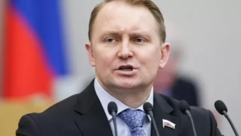 Փաշինյանը, հավանաբար, երբեք կապ չի ունեցել ռազմական գործերի հետ. Պետդումայի պաշտպանության կոմիտեի նախագահի առաջին տեղակալ