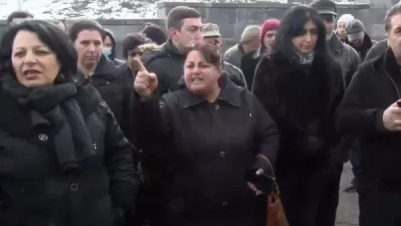 Ես երեխա չունեմ Ղարաբաղ գնալու. զինվորների ծնողներն բողոքի են դուրս եկել