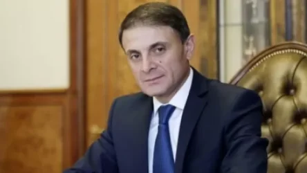 Հորդորում եմ մեկ վայրկյան շուտ կանգնել ՀՀ զինված ուժերի կողքին. Վալերիյ Օսիպյանը՝ ոստիկանությանը. Hraparak. am