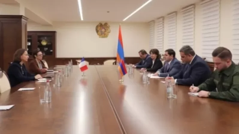 Ադրբեջանական ԶՈւ-ն պետք է դուրս բերվի Հայաստանի ինքնիշխան տարածքից. Պապիկյան - Դյումոն հանդիպում